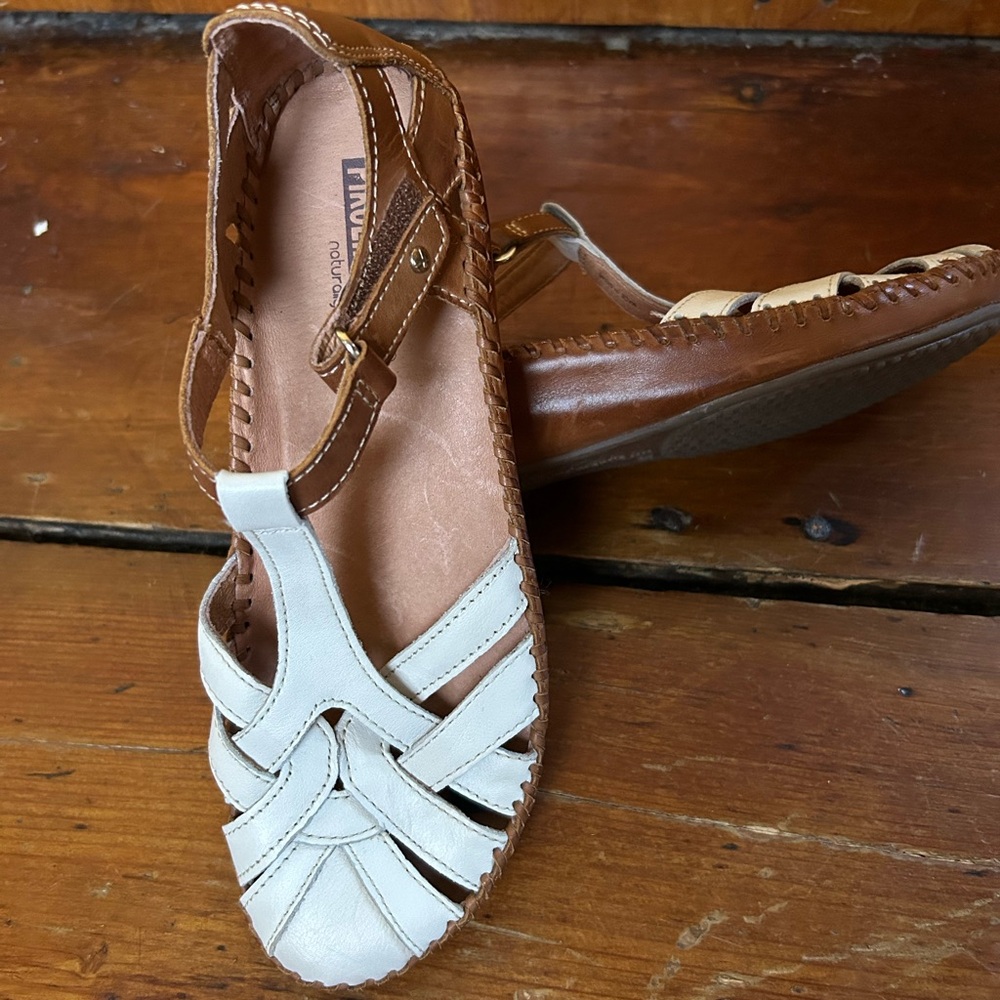 Pikolinos P. Vallarta -Closed  toe Sandals Women's Size 5.5